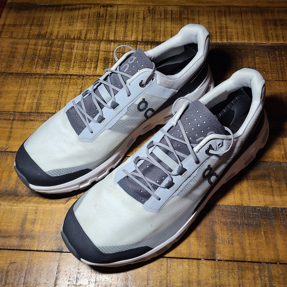 On Cloudvista Running Men's Gray and White Shoes - Picture 2 of 10